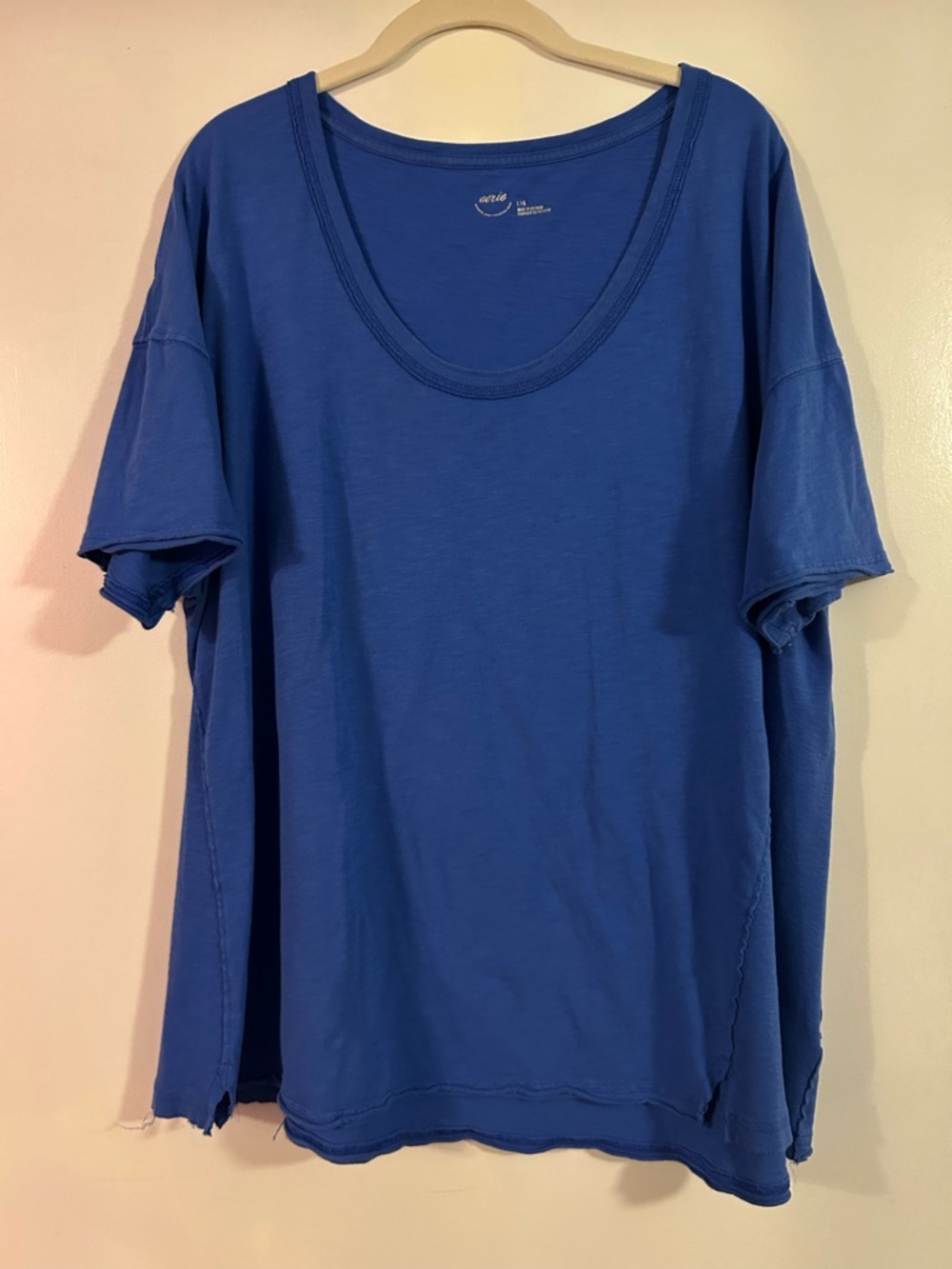 Aerie Voop Oversized Boyfriend T-
Shirt size Large